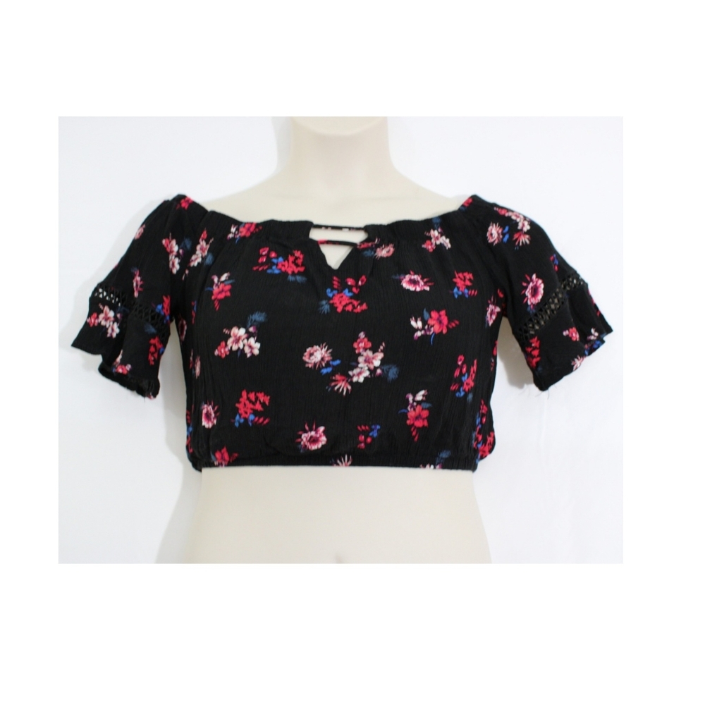 Bleuh Ciel Off Shoulder Crop Top